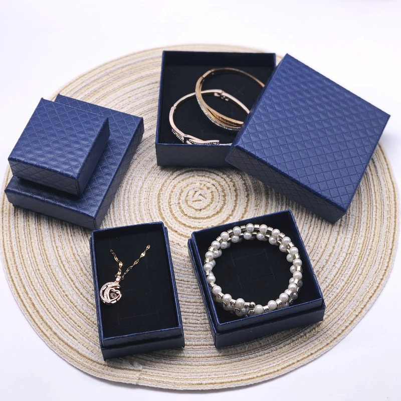 Diamond-patterned Jewelry Packaging Box - Image 5